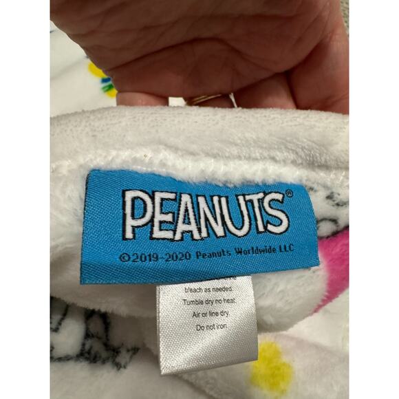 Peanuts Snoopy Plush Throw Blanket Rainbows White Soft Cozy 48"x70" Mint - Picture 3 of 7
